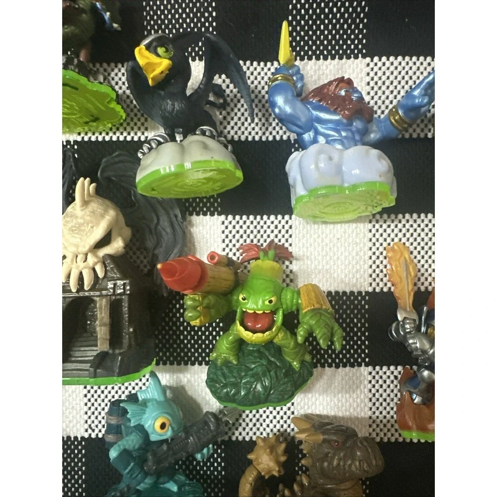 MASSIVE Skylander Lot with‎ Cards Great Condition